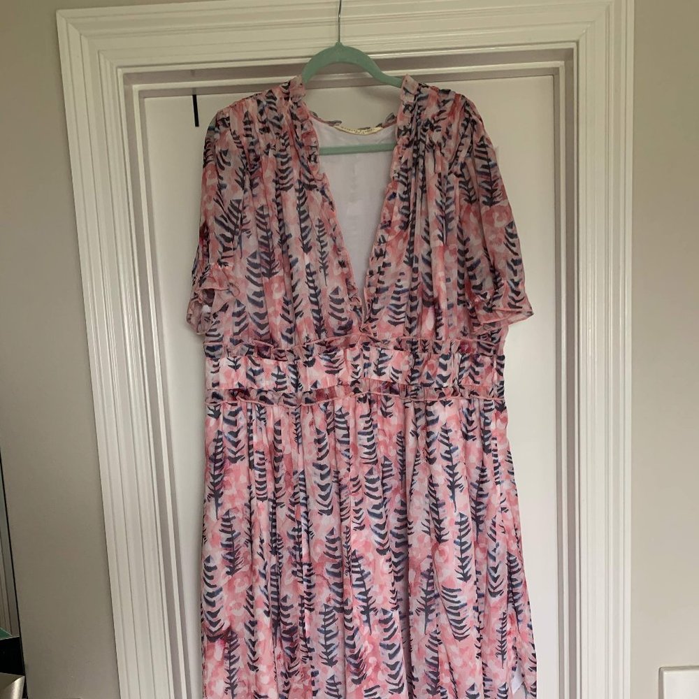 Graphic Floral Print Georgette Dress